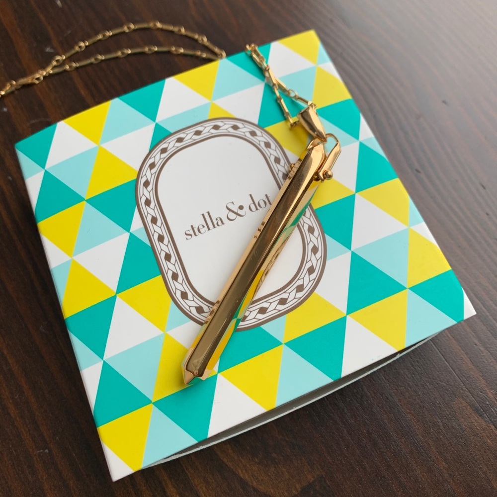 Stella & Dot Rebel Pendant Necklace- Gold